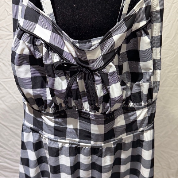 Black and White Checkered swimsuit - Picture 2 of 6